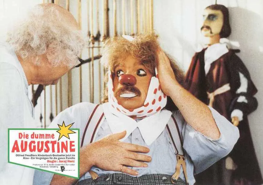 Szenenbild – Die dumme Augustine
