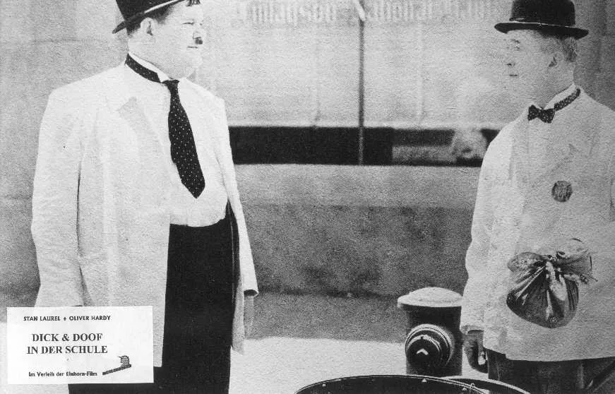 Szenenbild – Dick & Doof in der Schule